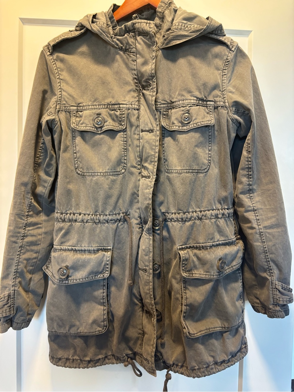 Talula by Aritzia Women’s Hooded Utility Jacket in Olive Gray